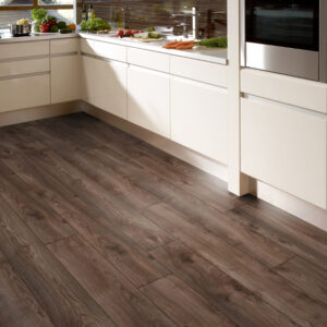 FLOER FLR-1708 AUTHENTIEK LAMINAAT – ZWART GEOLIED